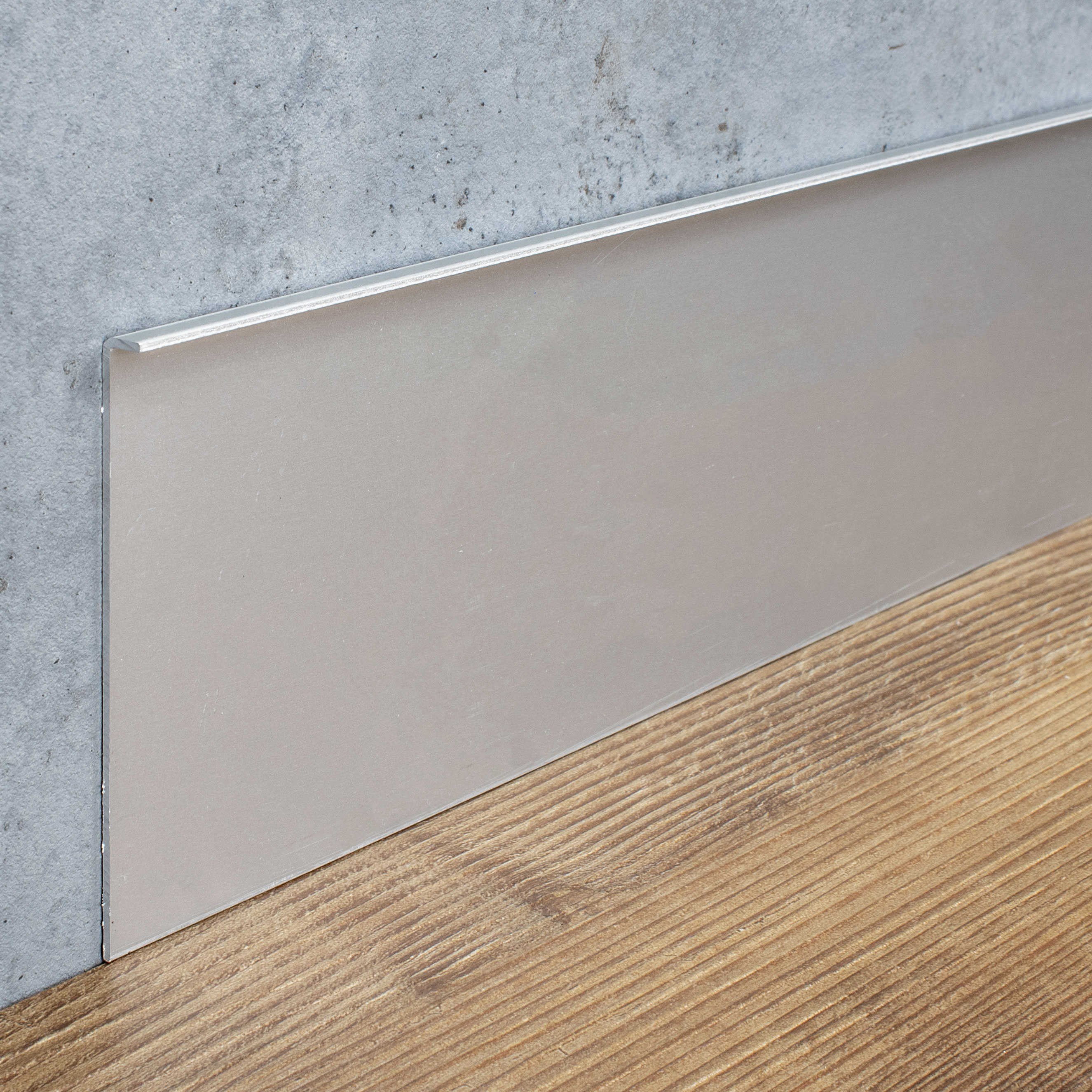 Auer Sockelleiste Metall H 40 - 100 mm B 4 - 11 mm Sockelleiste Aluminium Wasserfest