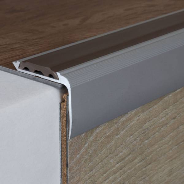 Auer | Treppenkanten- & Winkelprofile Enna | Höhe 23 mm | Breite 40 mm | Aluminium eloxiert Auer | Treppenkanten- & Winkelprofile Enna | Höhe 23 mm | Breite 40 mm | Aluminium eloxiert