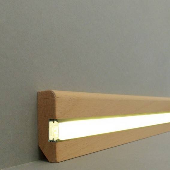Licht - Fußleisten / Licht - Sockelleisten "Heidelberg" (Massivholz lackiert / 6.2.58.2L) - Buche Licht - Fußleisten / Licht - Sockelleisten "Heidelberg" (Massivholz lackiert / 6.2.58.2L) - Buche