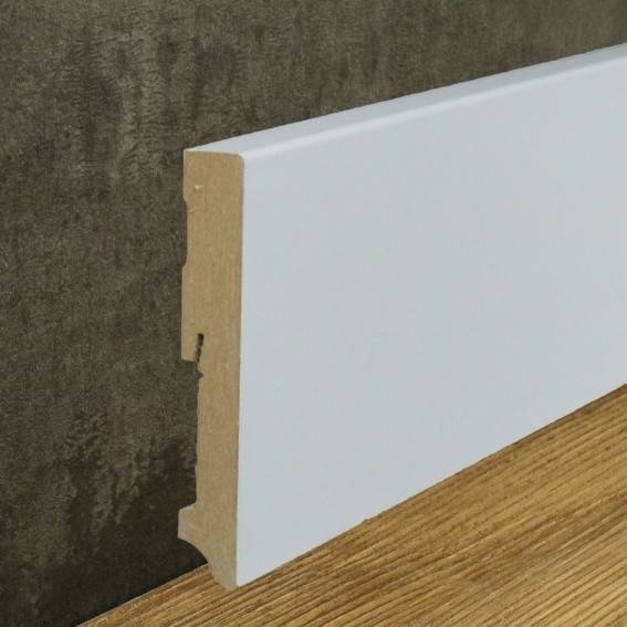 Neuhofer | Sockelleiste | 19 x 120 mm | Weiß | Foliert | Eckig Neuhofer | Sockelleiste | 19 x 120 mm | Weiß | Foliert | Eckig
