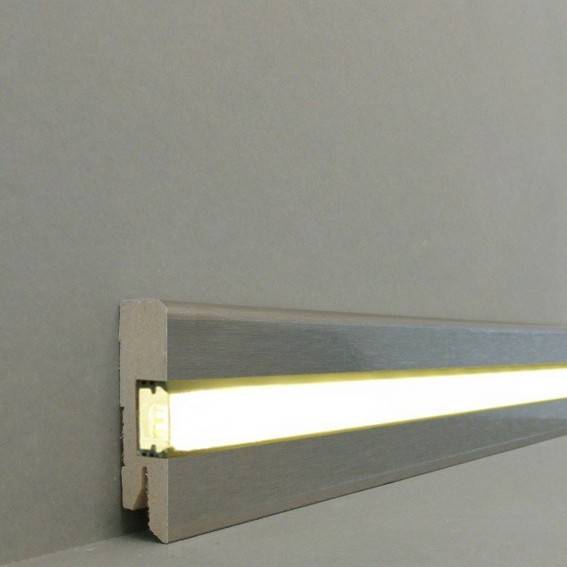 Licht - Fußleisten / Licht - Sockelleisten "Chemnitz" (MDF foliert / 716.733L) - Edelstahl gebürstet Gr.2 Licht - Fußleisten / Licht - Sockelleisten "Chemnitz" (MDF foliert / 716.733L) - Edelstahl gebürstet Gr.2