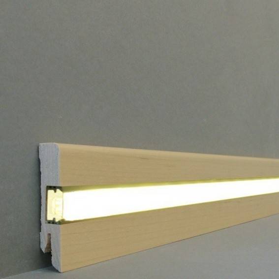 Licht - Fußleisten / Licht - Sockelleisten "Lübeck"(Echtholzfurnier - 16.61.5L) - Ahorn lackiert Licht - Fußleisten / Licht - Sockelleisten "Lübeck"(Echtholzfurnier - 16.61.5L) - Ahorn lackiert