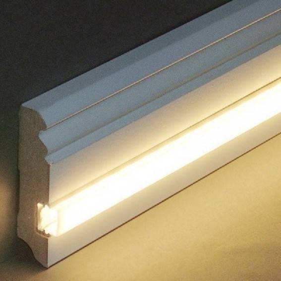 Licht Fußleiste "Essen" 719.8 weiß Licht Fußleiste "Essen" 719.8 weiß
