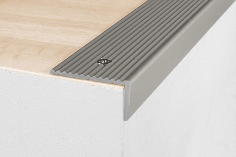 aluminium_treppenleiste_winkelprofil_treppenkanten