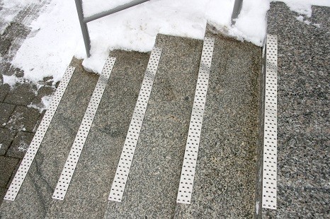 Antirutschmatte Alustep für Treppen mit Zulassung